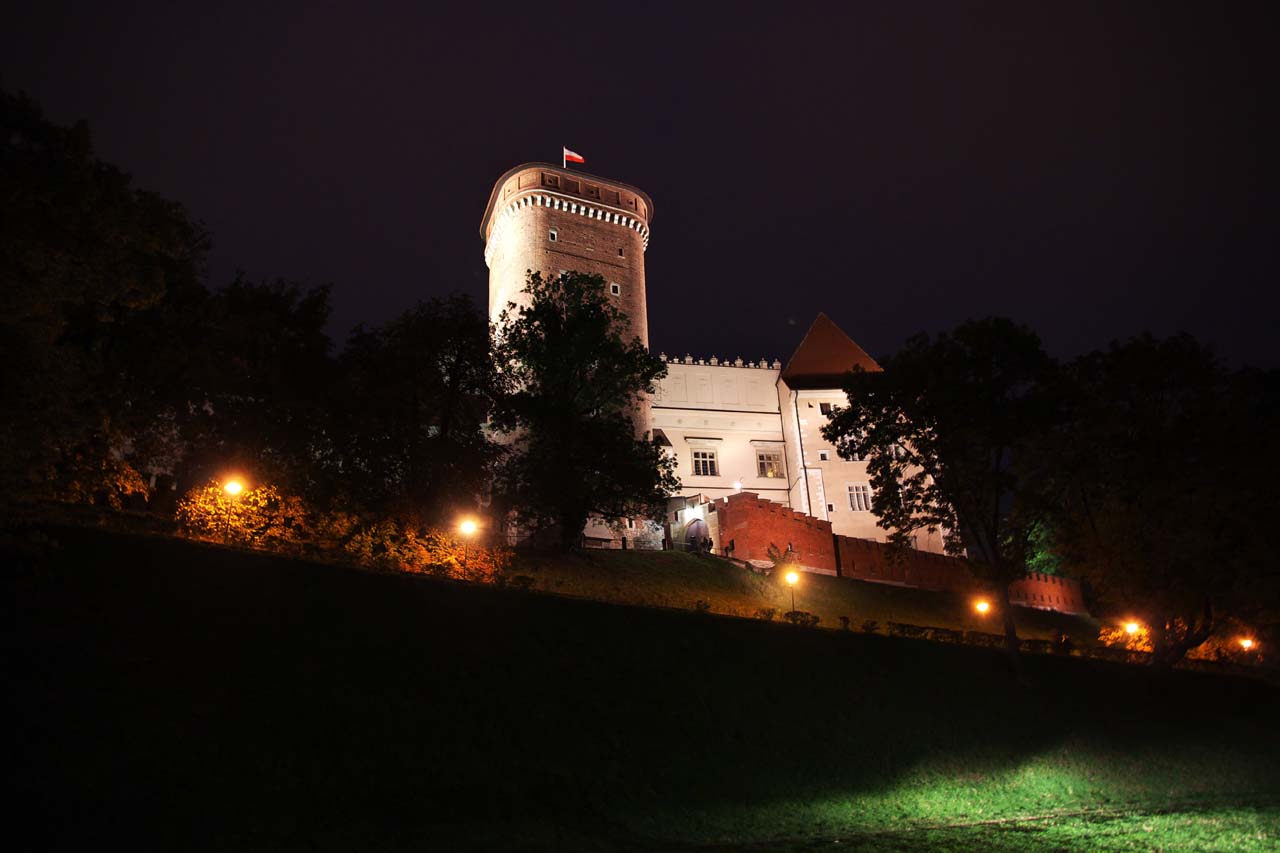 nocny rejsy po Wiśle w Krakowie
